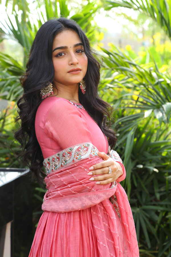 vishaka-stills-2.jpg