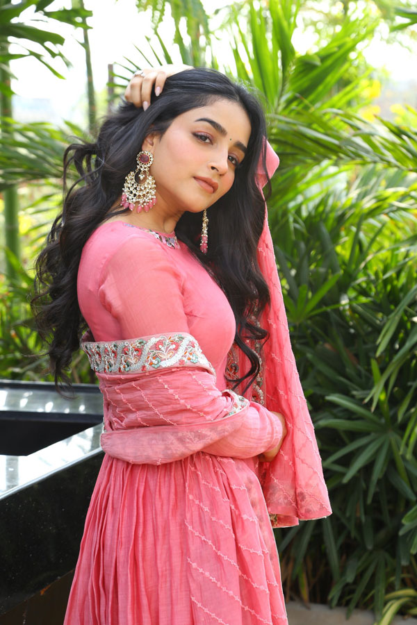 vishaka-stills-7.jpg