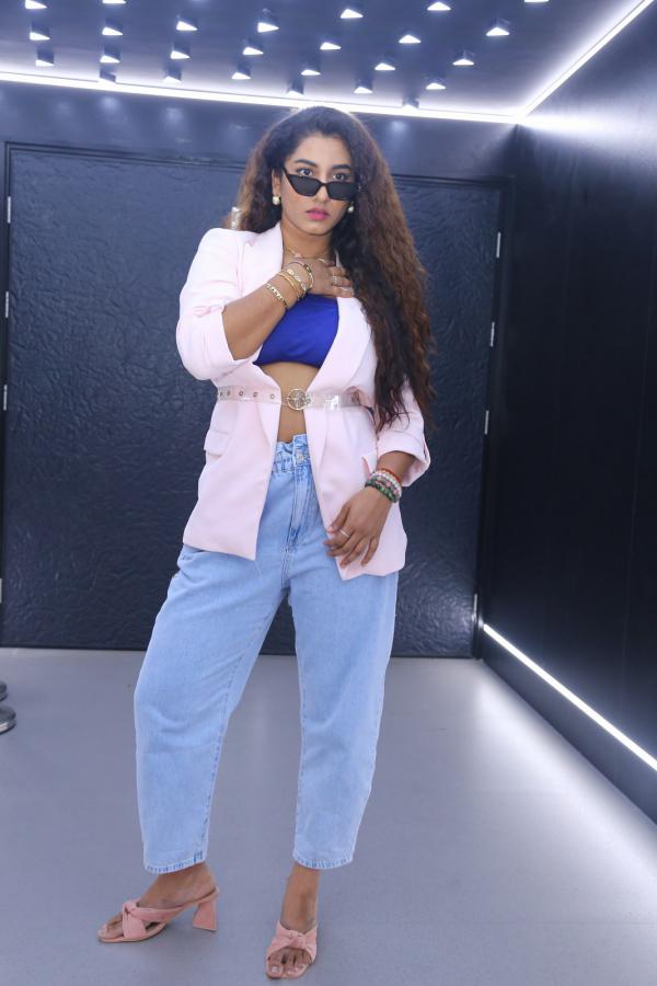 vishnupriya-stills-10.jpg