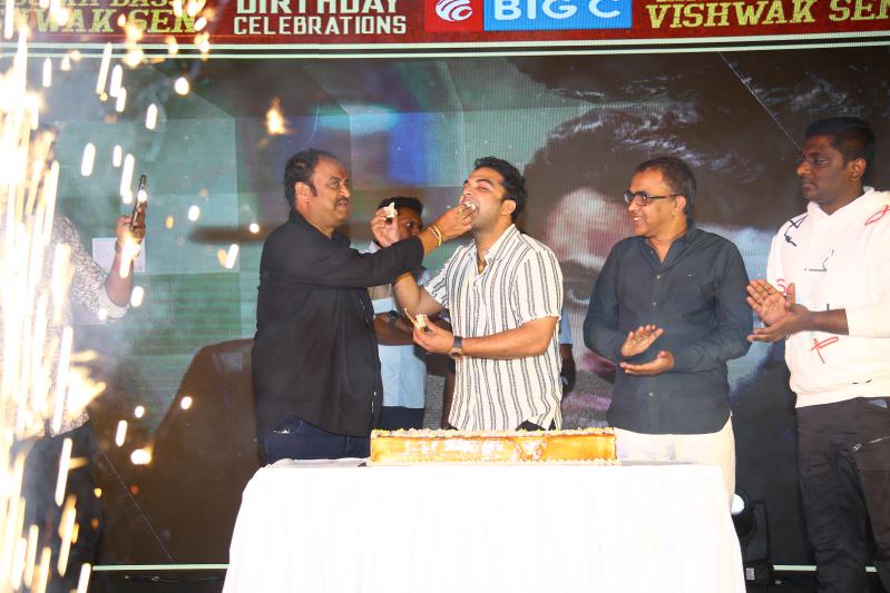 vishwak-sen-birthday-celebrations-2.jpg