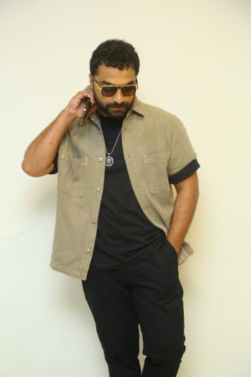 vishwak-sen-stills-2-10.jpg