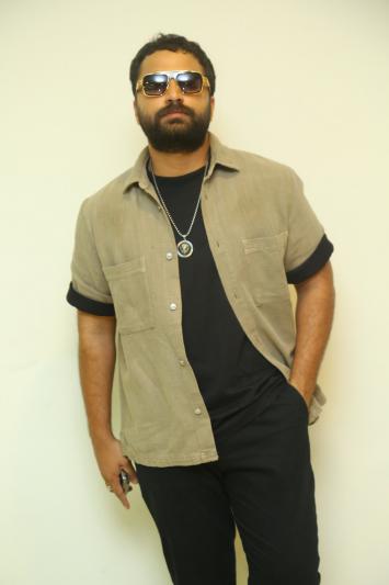 vishwak-sen-stills-2-11.jpg