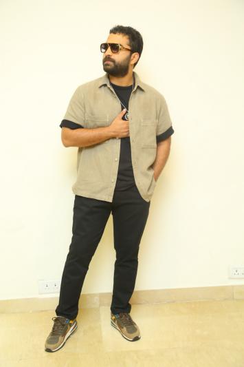 vishwak-sen-stills-2-16.jpg