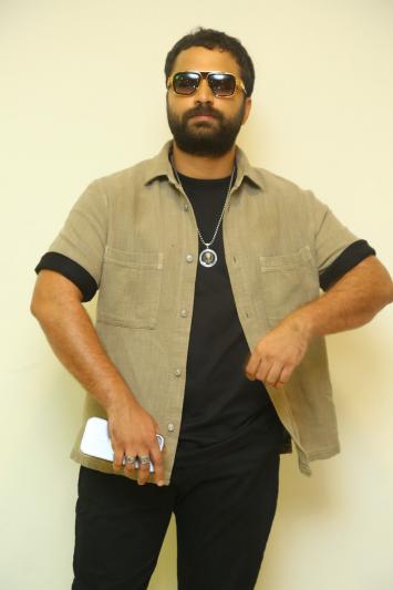 vishwak-sen-stills-2-6.jpg