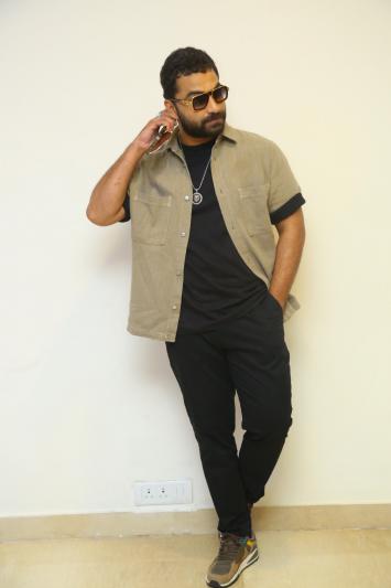 vishwak-sen-stills-2-9.jpg