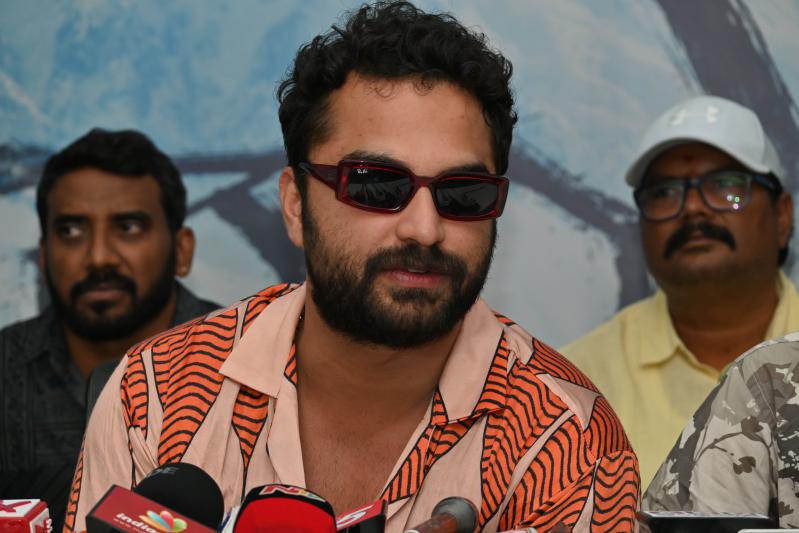 vishwak-sen-stills-3-3.jpg