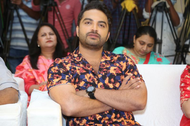 vishwak-sen-stills-9.jpg