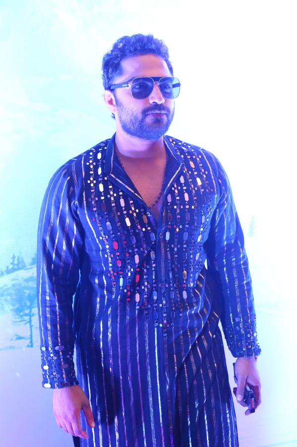 viswaksen-stills-2-4.jpg