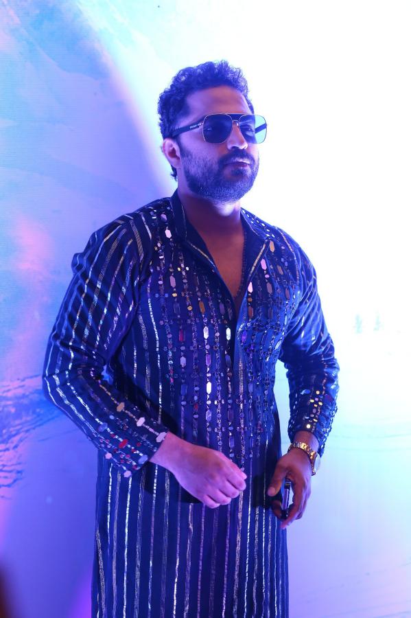 viswaksen-stills-2-6.jpg