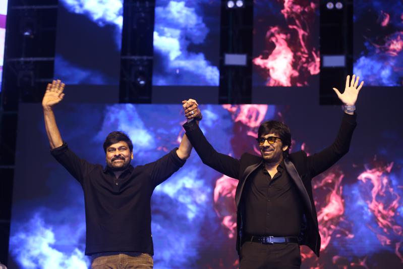 waltair-veerayya-mega-mass-party-set-1-22.jpg