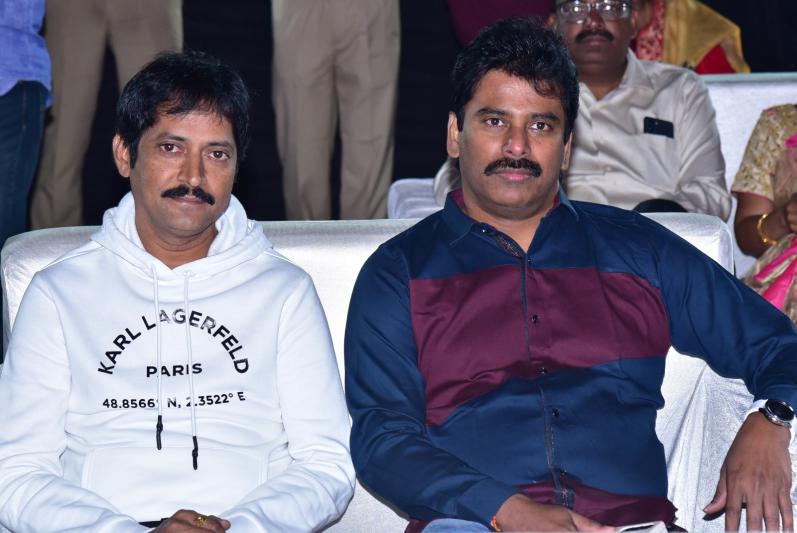 waltair-veerayya-mega-mass-party-set-1-3.jpg