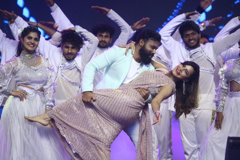 waltair-veerayya-mega-mass-party-set-2-15.jpg