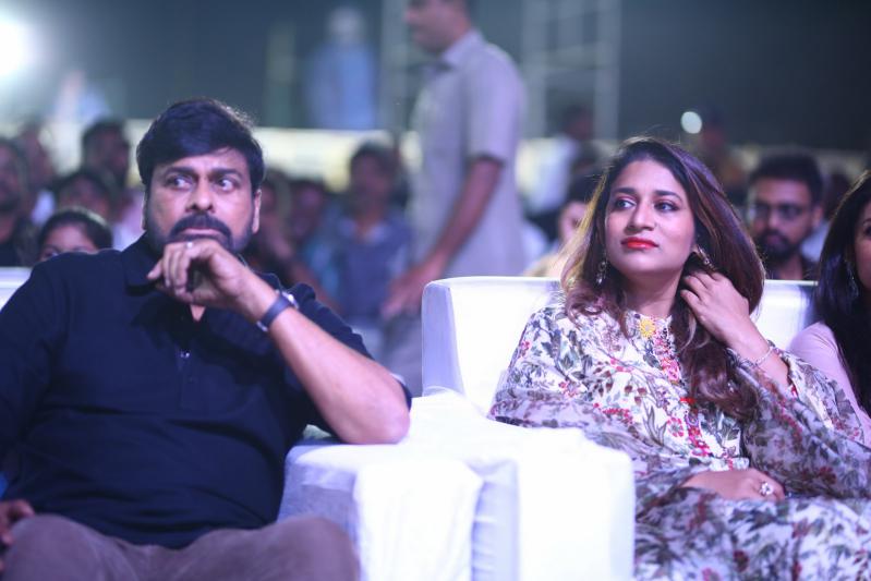 waltair-veerayya-mega-mass-party-set-2-17.jpg
