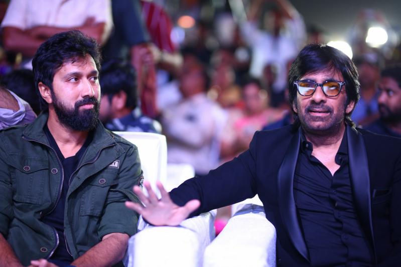waltair-veerayya-mega-mass-party-set-2-19.jpg
