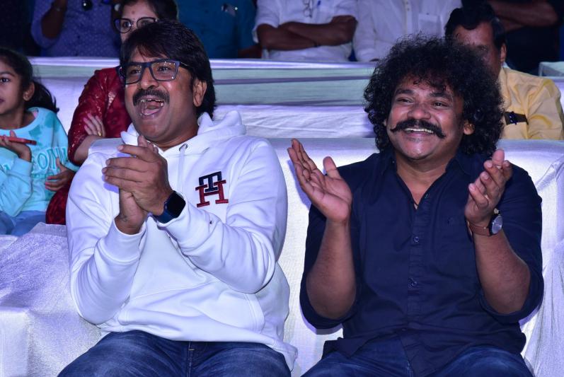 waltair-veerayya-mega-mass-party-set-2-3.jpg