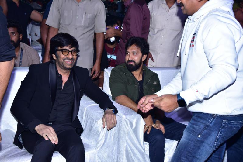 waltair-veerayya-mega-mass-party-set-2-8.jpg
