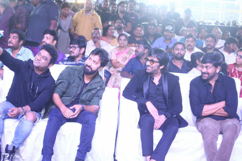 waltair-veerayya-mega-mass-party-set-3-8.jpg