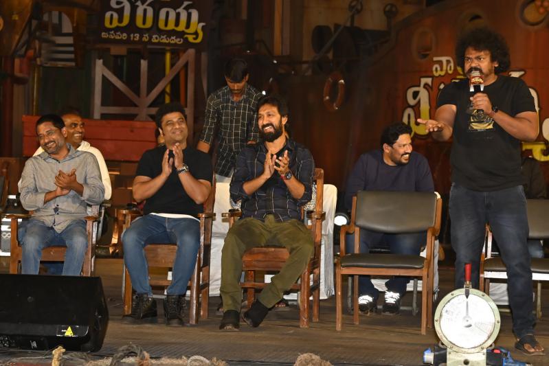 waltair-veerayya-press-meet-1-5.jpg