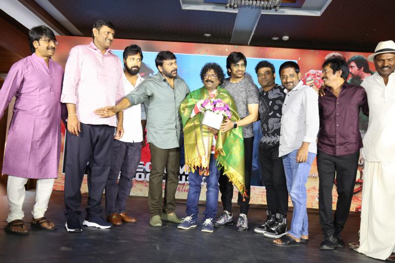 waltair-veerayya-team-felicitates-chandrabose-6.jpg