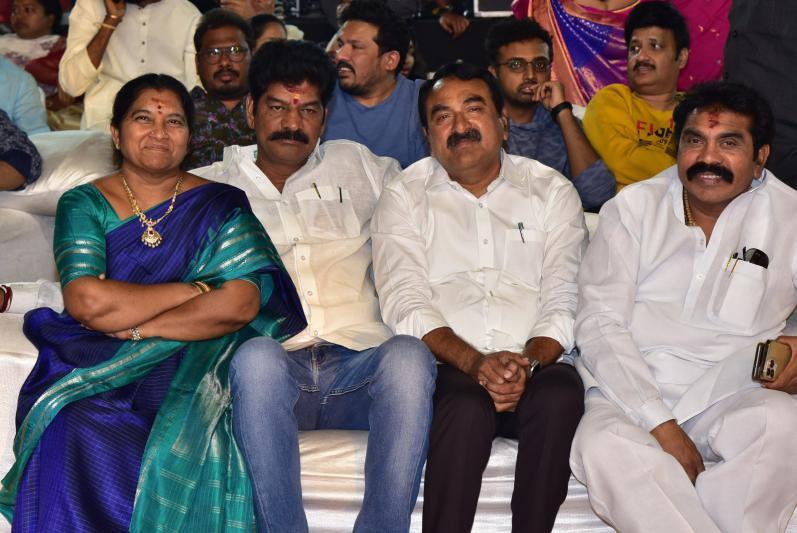 waltair-veerayya-vijaya-viharam-1-3.jpg