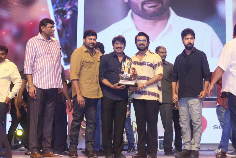 waltair-veerayya-vijaya-viharam-2-36.jpg
