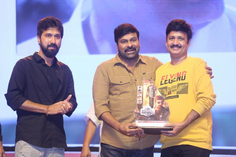 waltair-veerayya-vijaya-viharam-2-9.jpg