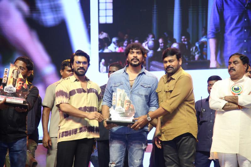 waltair-veerayya-vijaya-viharam-3-13.jpg