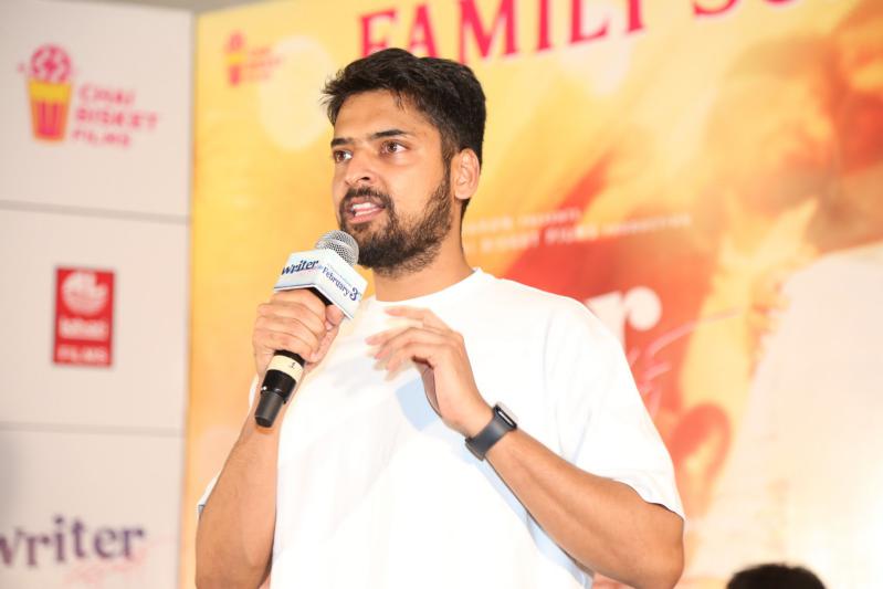 writer-padmabhushan-movie-pressmeet-10.jpg