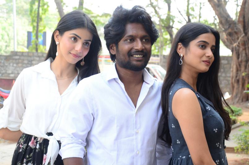 writer-padmabhushan-movie-pressmeet-4.jpg