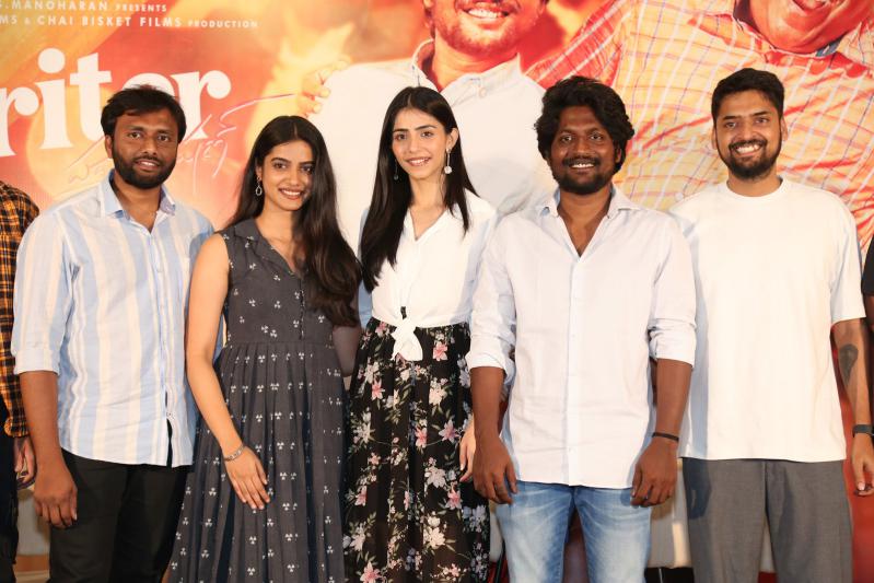 writer-padmabhushan-movie-pressmeet-8.jpg
