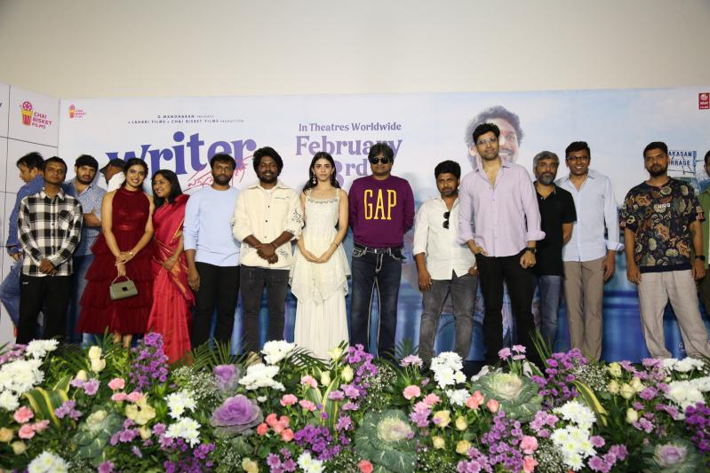 writer-padmabhushan-movie-trailer-launch-4.jpg