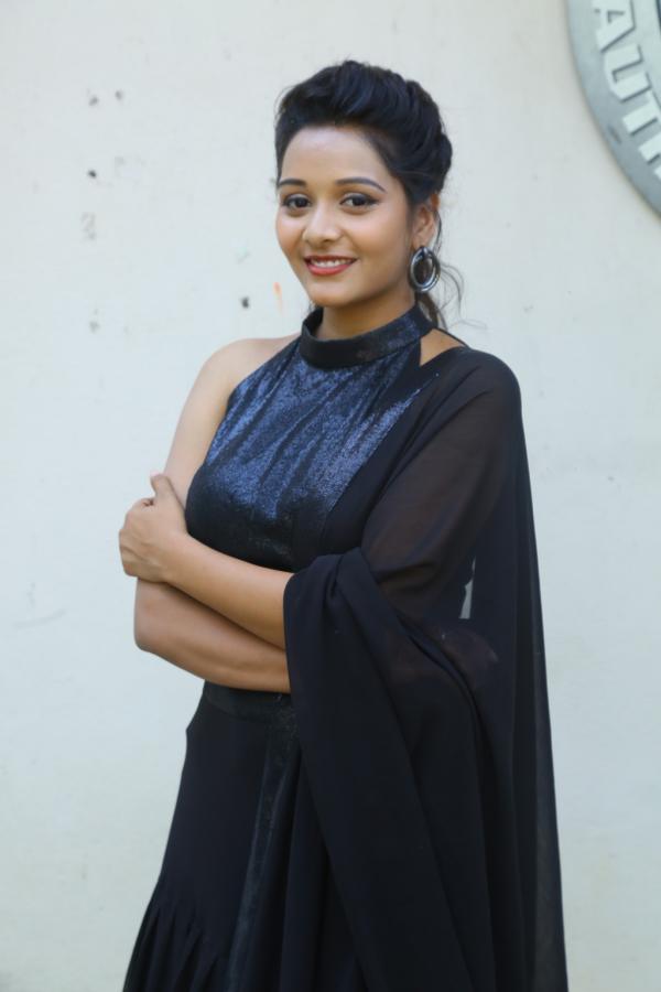 yamini-bandaru-stills-13.jpg