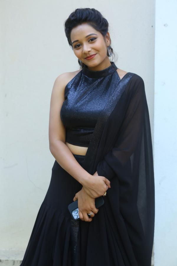 yamini-bandaru-stills-9.jpg
