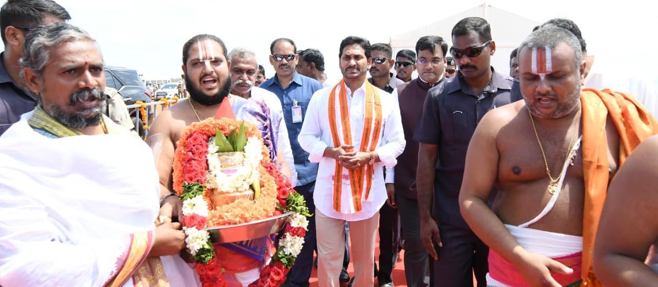 ys-jagan-foundation-stone-for-ramayapatnam-port-2.jpg