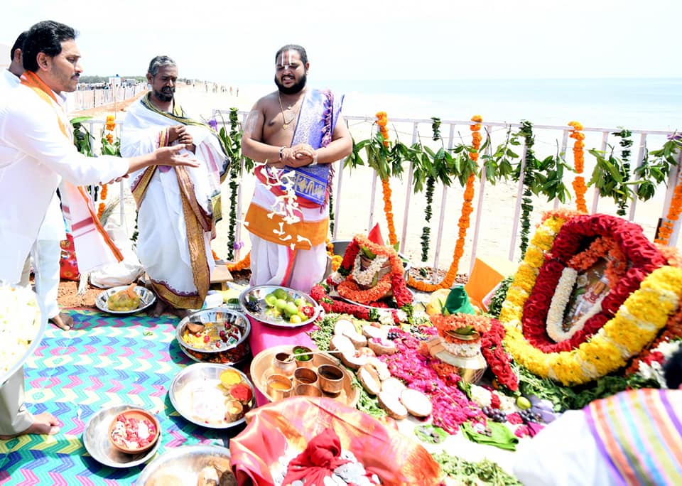 ys-jagan-foundation-stone-for-ramayapatnam-port-6.jpg