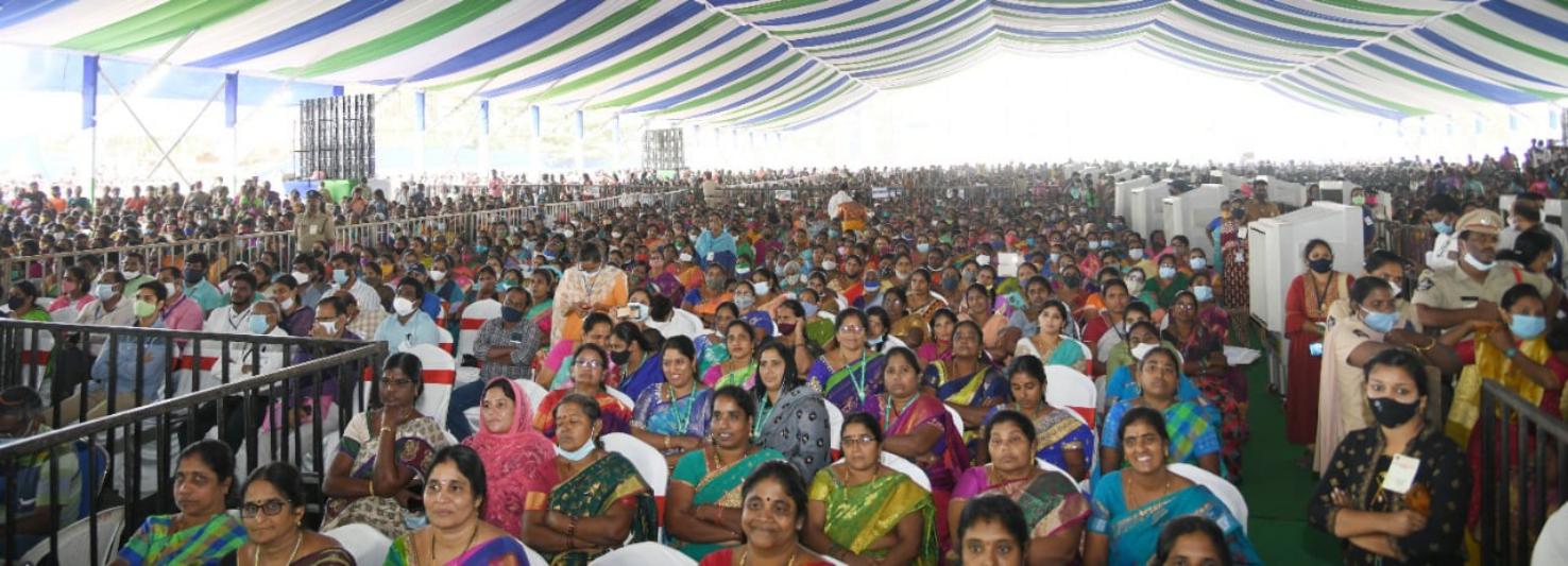 ys-jagan-launches-jagananna-sampoorna-gruha-hakku-in-tanuku-19.jpg