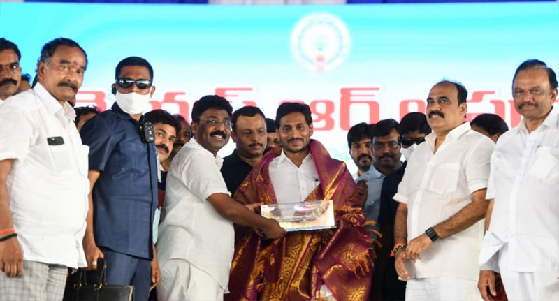 ys-jagan-launches-ysr-asara-second-phase-3.jpg