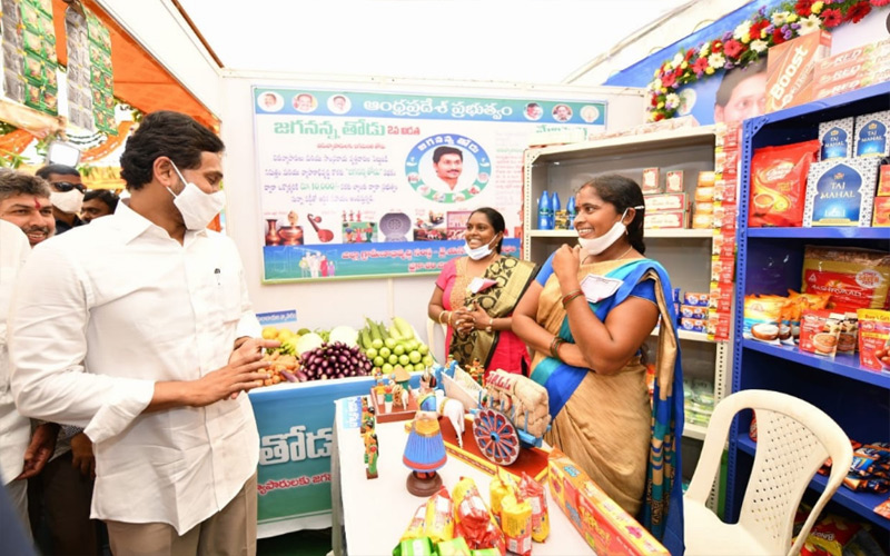 ys-jagan-launches-ysr-asara-second-phase-4.jpg