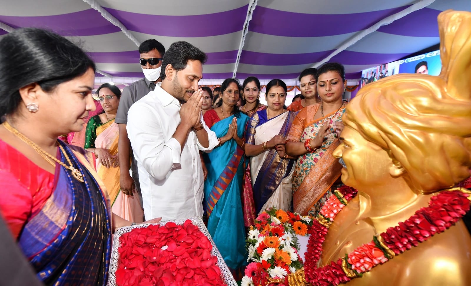 ys-jagan-participates-womens-day-celebrations-11.jpg
