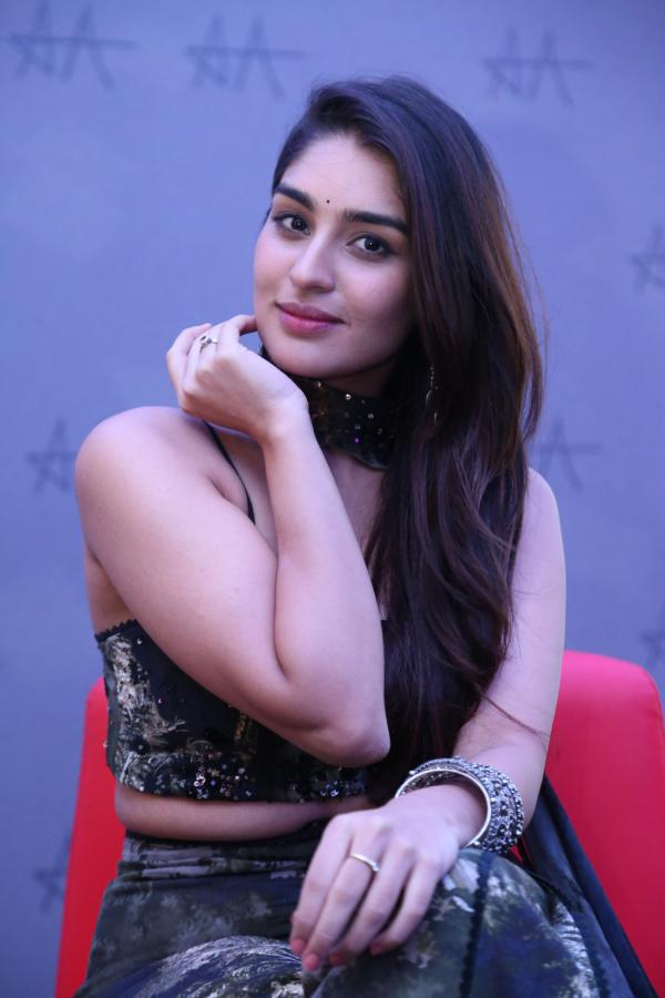 yukti-thareja-stills-2-12.jpg