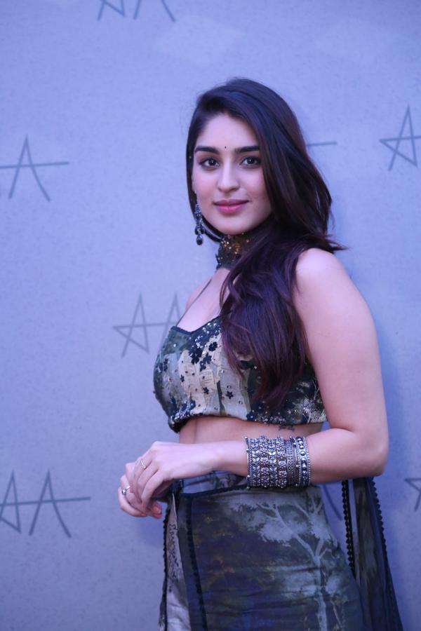 yukti-thareja-stills-2-18.jpg