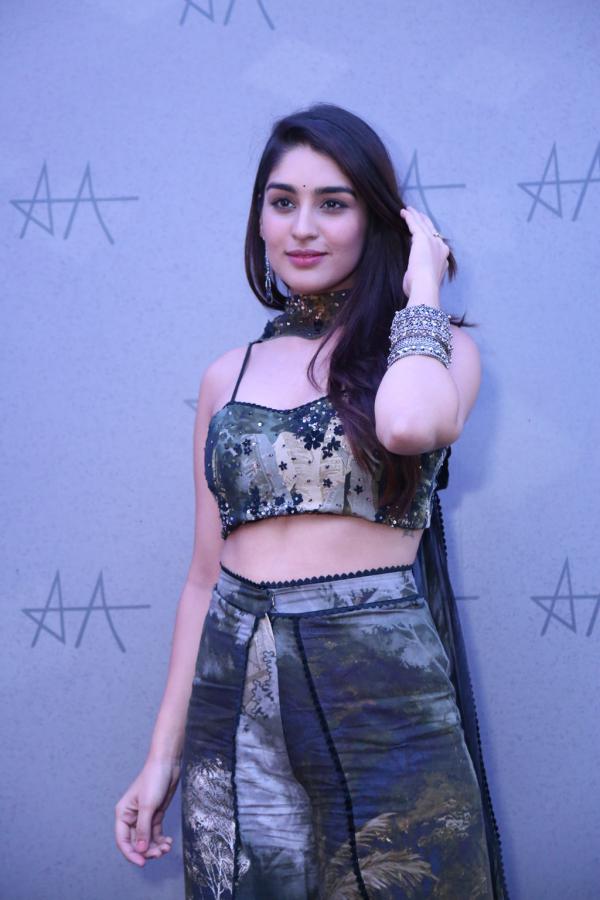 yukti-thareja-stills-2-19.jpg