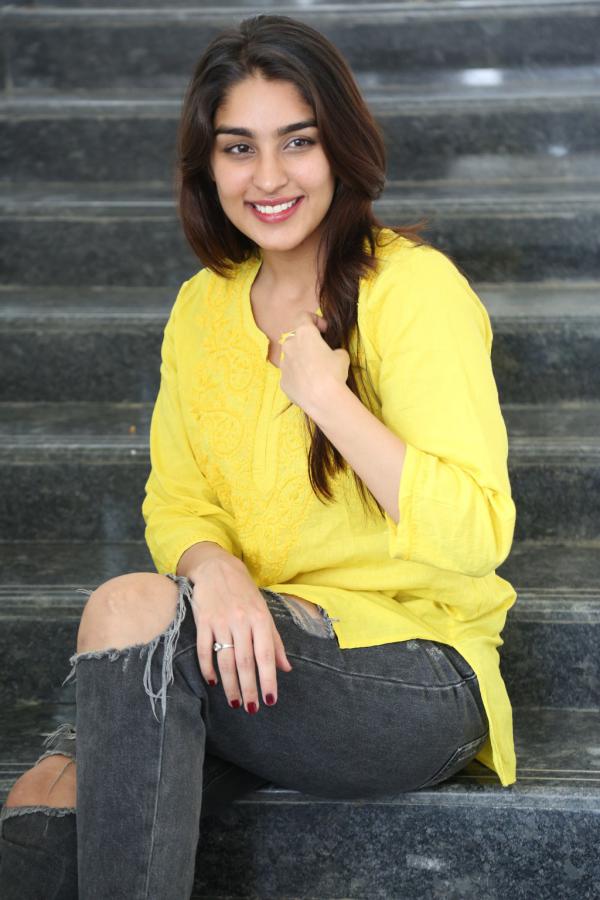 yukti-thareja-stills-4-13.jpg