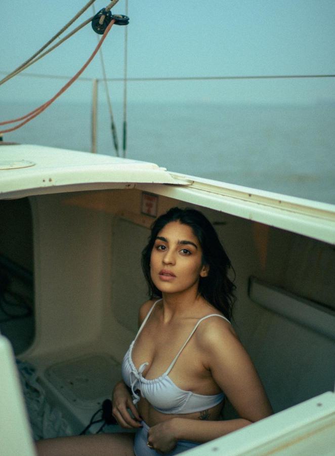 yukti-thareja-stills-8.jpg