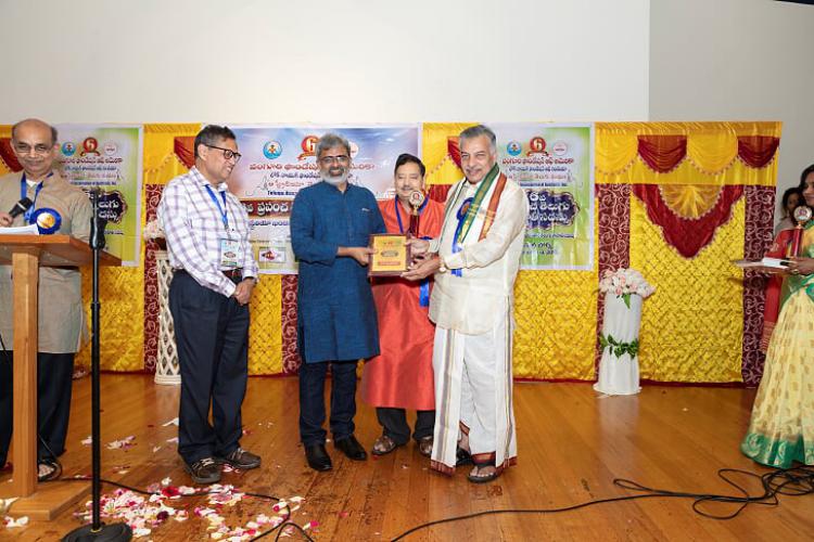 ఆకెళ్ళ.jpg