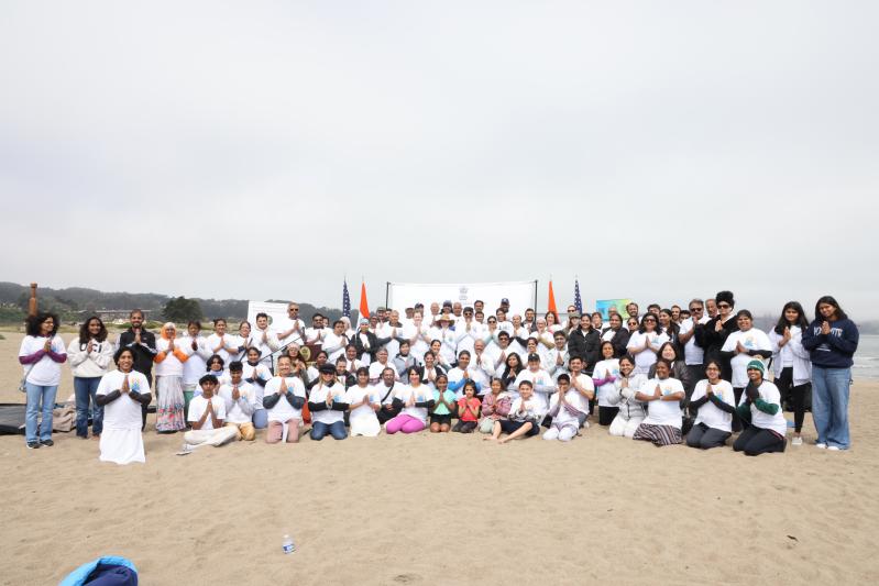 10th-international-day-of-yoga-celebration-in-san-francisco-17.jpg