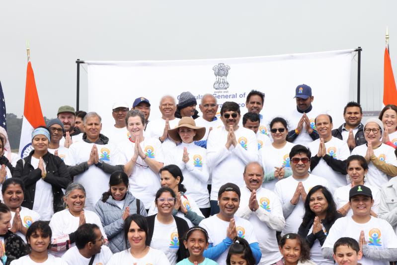 10th-international-day-of-yoga-celebration-in-san-francisco-18.jpg