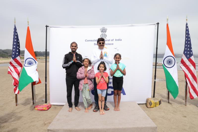 10th-international-day-of-yoga-celebration-in-san-francisco-19.jpg