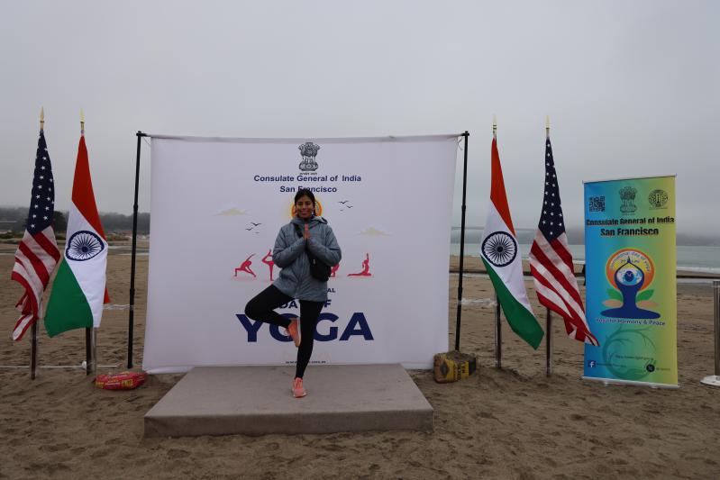 10th-international-day-of-yoga-celebration-in-san-francisco-2.jpg