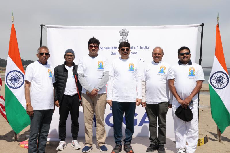 10th-international-day-of-yoga-celebration-in-san-francisco-22.jpg
